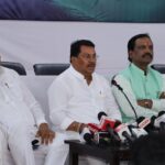 दर तासाला एक या वेगाने शेतकऱ्यांच्या आत्महत्या : विरोधी पक्षांचा आरोप