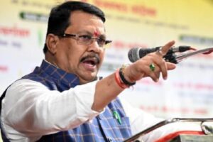 विधानसभेत बोलताना विजय वडेट्टीवार. रामटेक देवस्थान विधेयकावर चर्चा करताना विरोधकांनी राजकीय व्यक्तींना विश्वस्त न नेमण्याची मागणी केली.