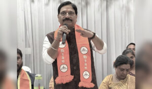 Shiv Sena MP Ravindra Waikar speaking at a public event in Jogeshwari, Mumbai for Waikar news