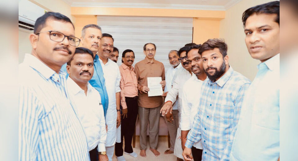 Delegation of Konkan mango farmers meeting Uddhav Thackeray at Matoshree