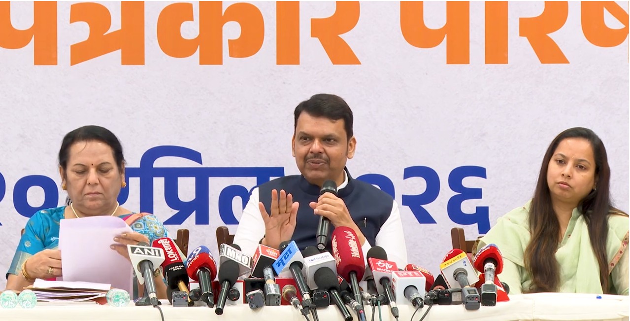 Devendra Fadnavis addressing a press conference on women’s reservation issue in Maharashtra