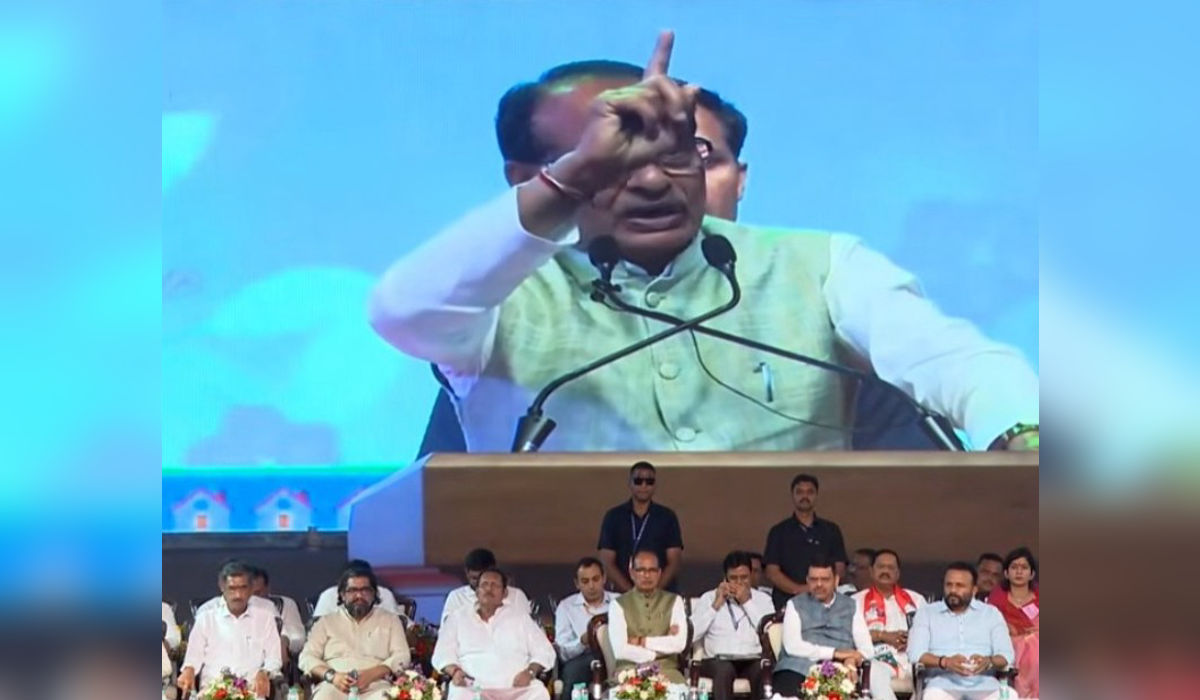 Chief Minister Devendra Fadnavis addressing housing scheme event in Satara
