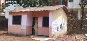 Government office building in Mahad where farmers visit due to PM-Kisan and housing scheme portal issues