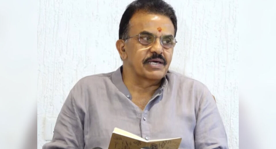 Shiv Sena leader Sanjay Nirupam addressing a press conference on the Nashik TCS case and demanding a probe into alleged international links.