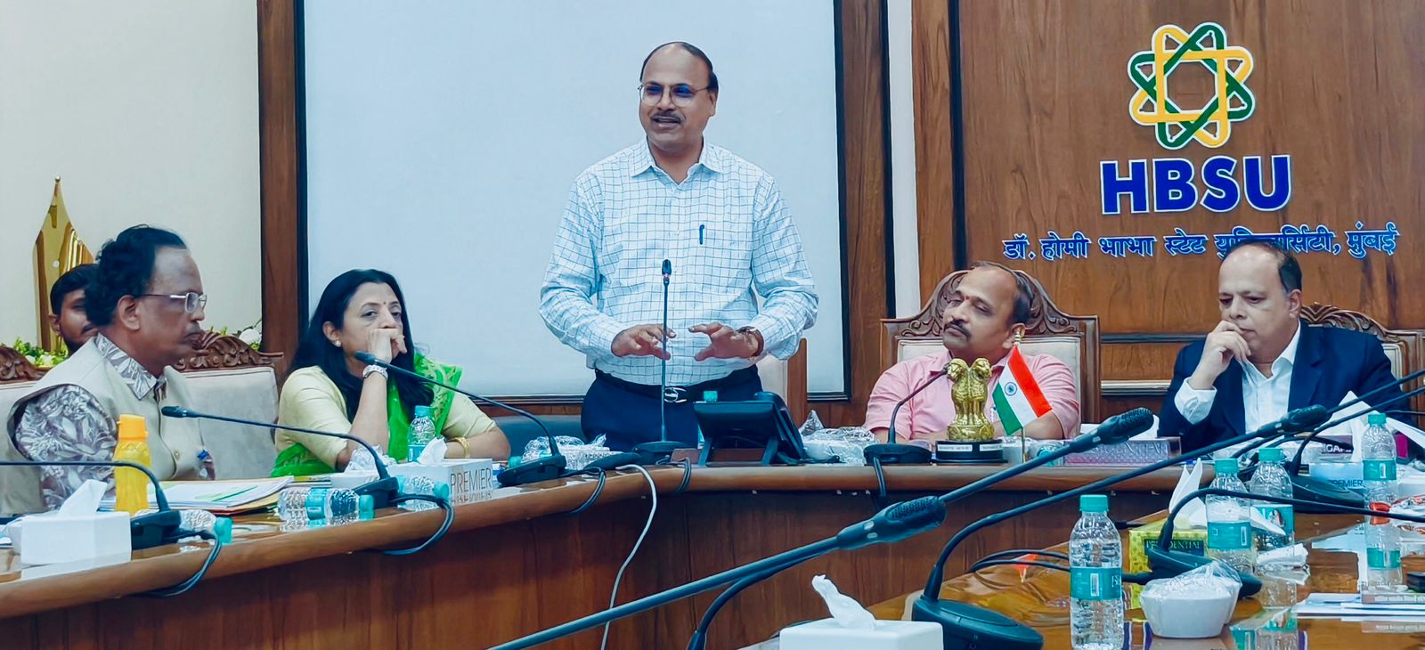 Education experts participating in ABVP round table conference