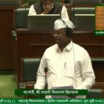 कर्जमाफीवरून विधानसभेत खडाजंगी; ‘शेतकऱ्यांना मामा बनवणाऱ्या सरकारचा धिक्कार’ म्हणत विरोधकांचा सभात्याग