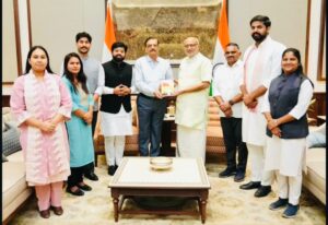 नवी दिल्ली येथे अभाविपच्या शिष्टमंडळाने भारताचे उपराष्ट्रपती सी. पी. राधाकृष्णन यांची सदिच्छा भेट घेत युवा सक्षमीकरण, विद्यार्थी हित, SEIL@60, मिशन साहसी आणि कृत्रिम बुद्धिमत्ता (AI) शिक्षणाशी संबंधित विविध विषयांवर चर्चा केली.