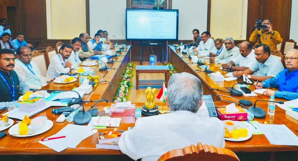 Officials participate in a review meeting at Dr. Homi Bhabha State University (HBSU), Mumbai, chaired by the Vice-Chancellor.