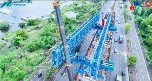 MMRDA installing the massive launcher girder for the Eastern Freeway Extension project over the Eastern Express Highway in Mumbai.