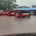 महाड-दापोली राज्य मार्गावर दोन एसटी बस घसरल्या; मोठी दुर्घटना टळली