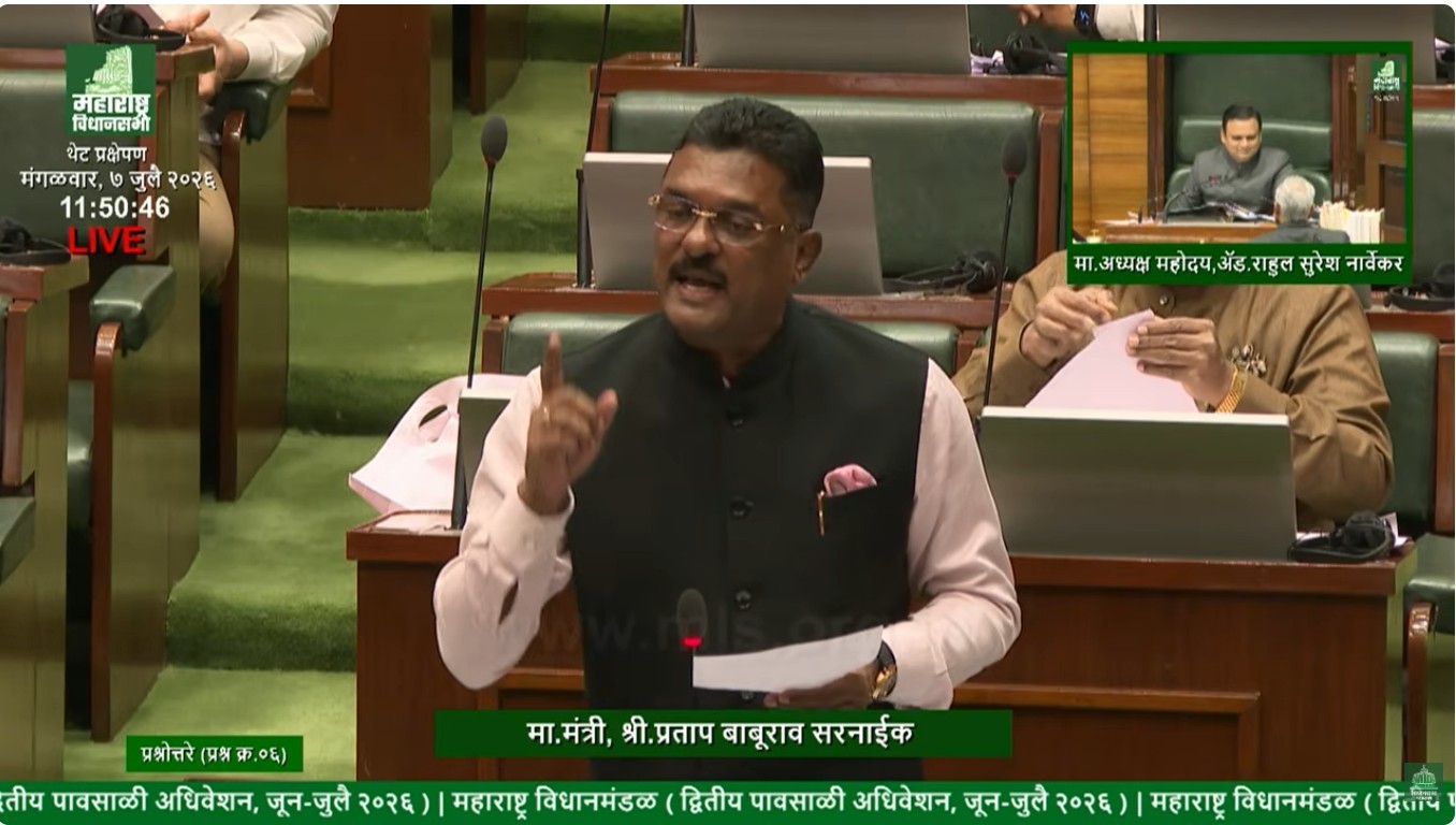 परिवहनमंत्री प्रताप सरनाईक विधानसभेत अनधिकृत बाईक टॅक्सींवरील कारवाई आणि कर आकारणीबाबत माहिती देताना