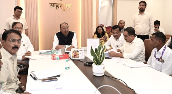 Maharashtra Revenue Minister Chandrashekhar Bawankule chairs a review meeting on disputed Waqf land records and special benches at Mantralaya in Mumbai.