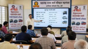 परिवहन मंत्री प्रताप सरनाईक यांच्या मराठी शिकवणी अभियानांतर्गत अमराठी व्यावसायिक चालकांना मराठी प्रशिक्षण देण्यात आले.