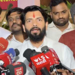 राजकारणाचा हा कसला खेळ…? चेहऱ्यांवर लोकशाही, हातात मात्र माचिसची पेटी…!