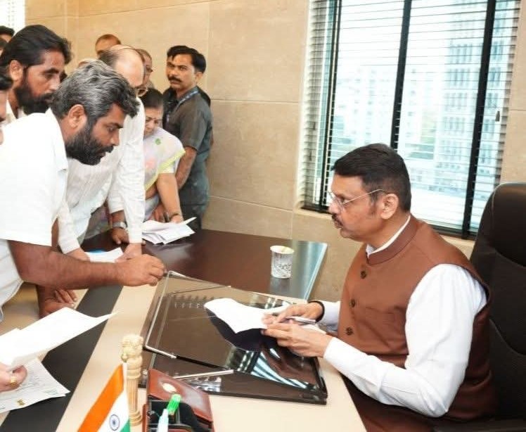 विवेकानंद उजळंबकर यांनी मराठवाडा पदवीधर विधान परिषद मतदारसंघाच्या उमेदवारीसाठी मुख्यमंत्री देवेंद्र फडणवीस यांची भेट घेतली.