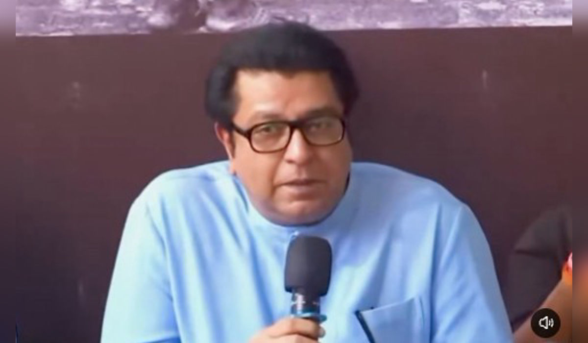 राज ठाकरे पत्रकारांशी संवाद साधताना; बॅलेट पेपर, ईव्हीएम आणि लोकशाहीबाबत भूमिका