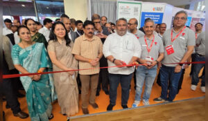 वाशी येथील बॉयलर इंडिया २०२६ प्रदर्शनाच्या उद्घाटनप्रसंगी फीत कापण्याचा कार्यक्रम आणि उपस्थित मान्यवर